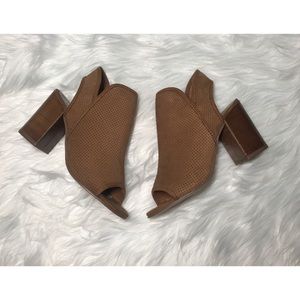 STEVE MADDEN ▸ micro suede sandals